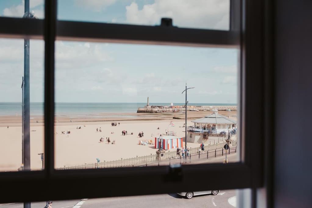 The Sunset Apartment - Margate Beach - By Goldex Coastal Breaks Екстериор снимка